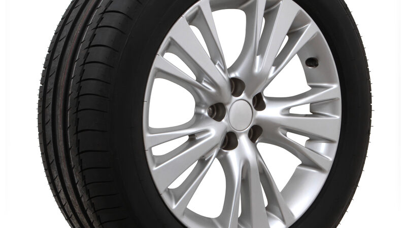 Alt du skal vide om at vælge de rigtige dæk til din bil